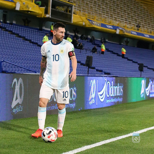 مواجهات برشلونة ومانشستر يونايتدتاريخ من المنافسة والإثارة
